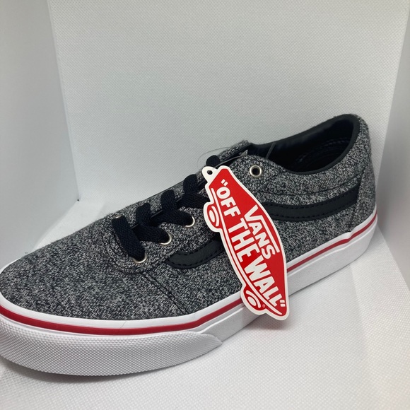 Vans for boys size 4. Black, white and red. - Picture 3 of 4
